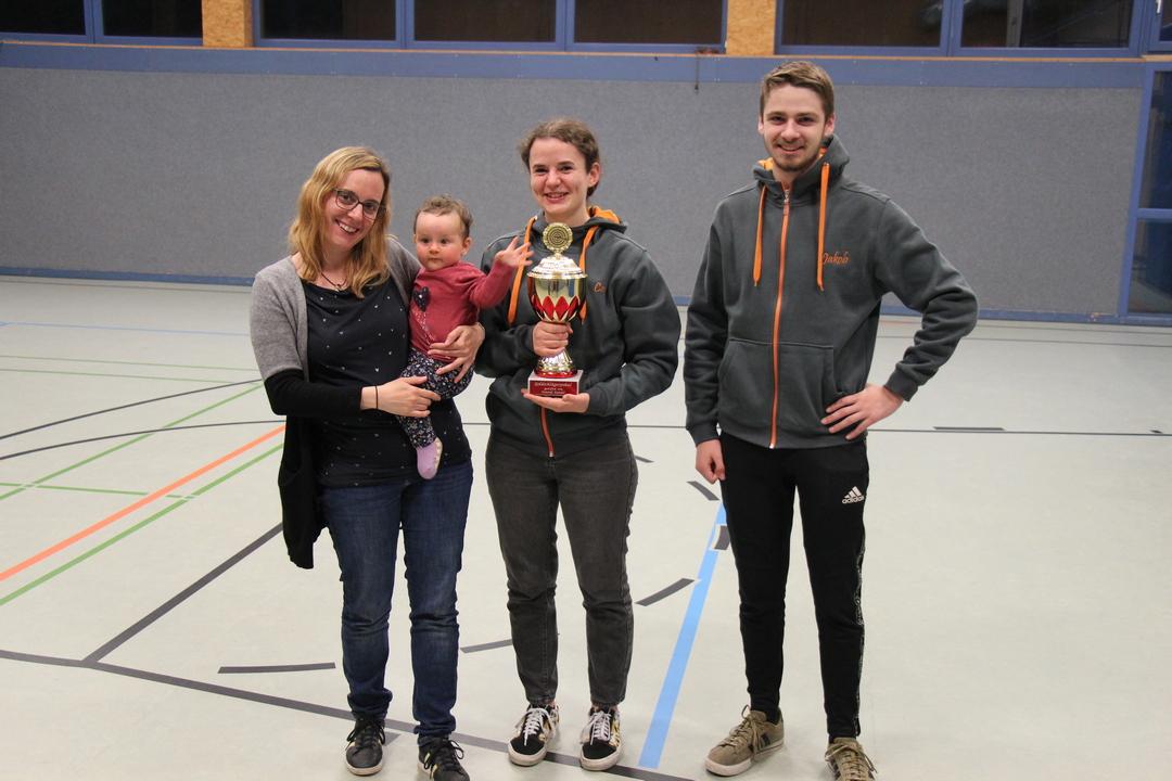 edelweiss offenbau verteidigt goldschlaegerpokal 11