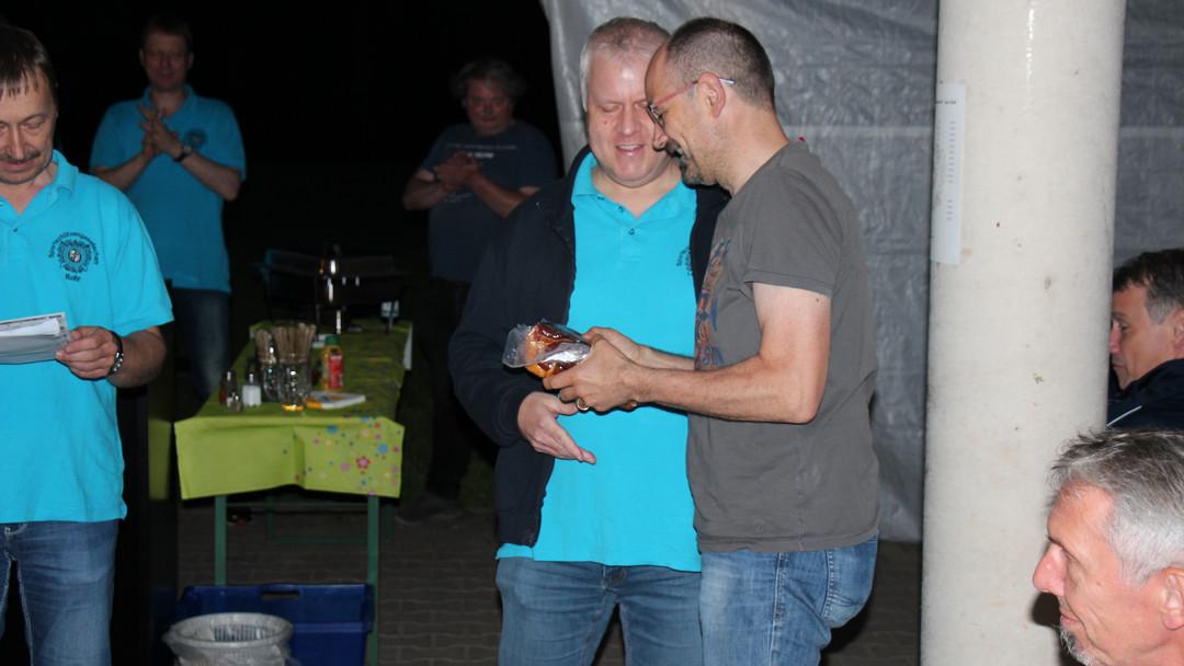 zwei goldschlaegerpokale zum jubilaeum 13