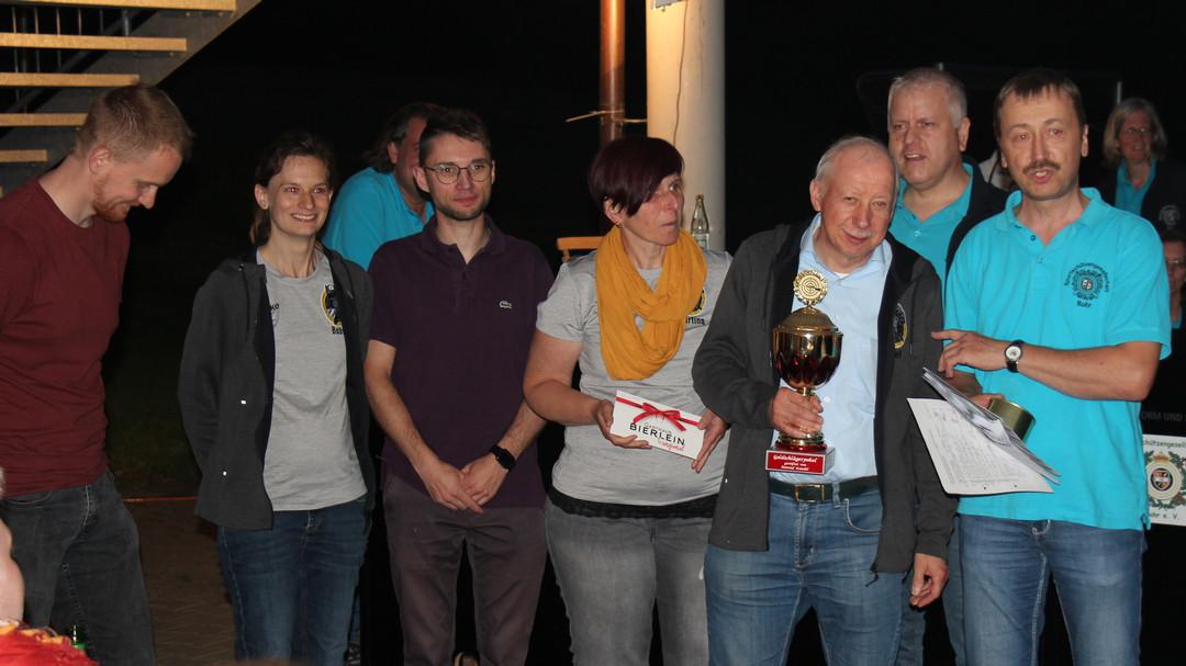 zwei goldschlaegerpokale zum jubilaeum 15