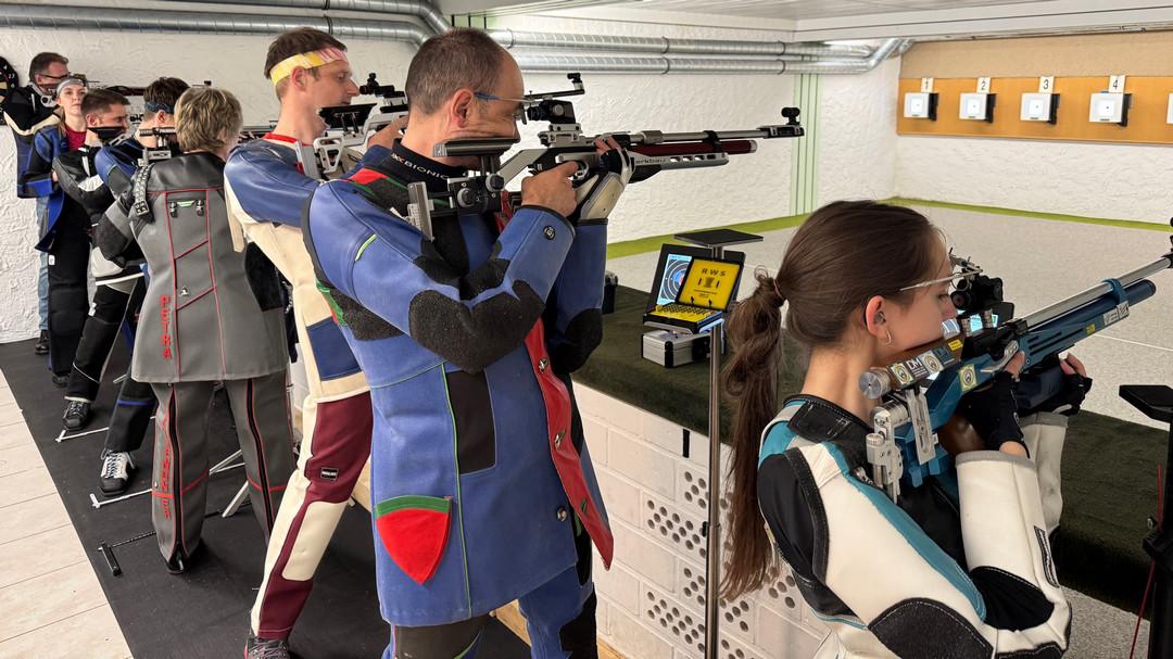 24 teams beim goldschlaegerpokalschiessen 03